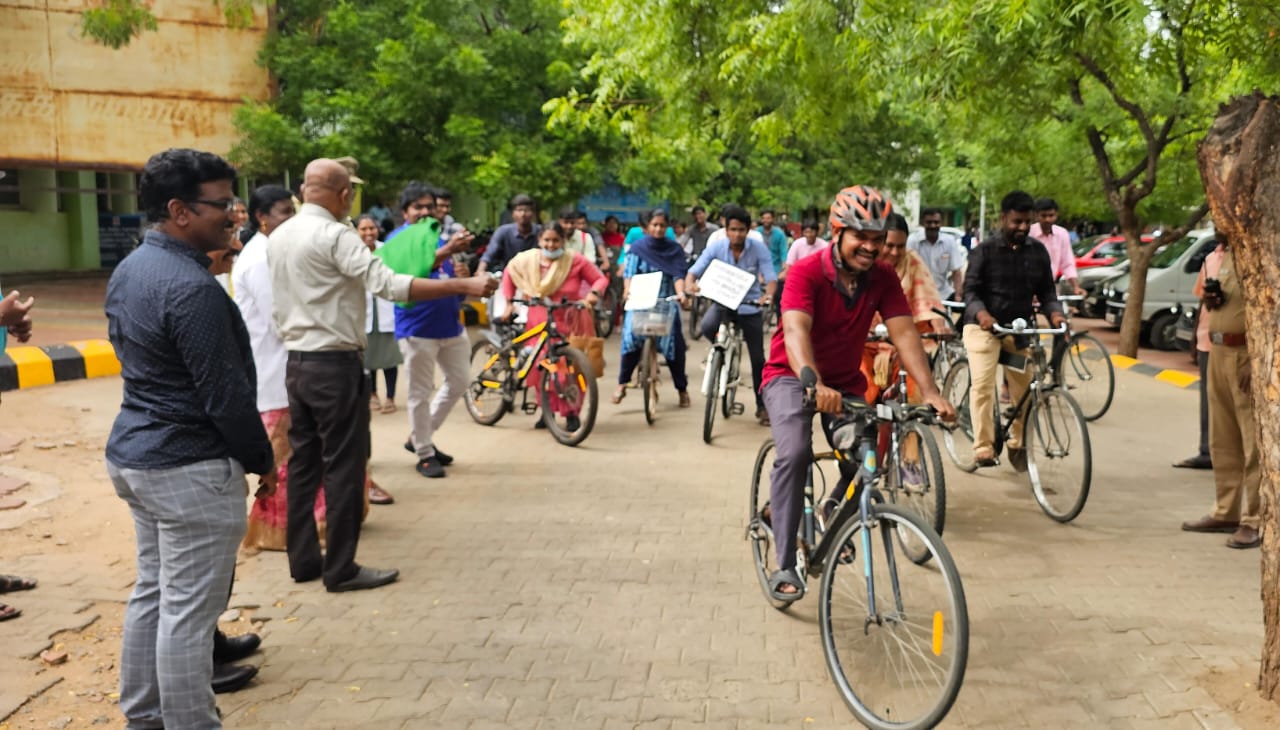 கண்தானத்தை வலியுறுத்தி, திருநெல்வேலியில் அரசு மருத்துவர்கள் பங்கேற்ற, விழிப்புணர்வு சைக்கிள் பேரணி